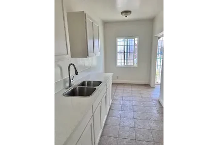 $1,950/MES LOS ANGELES image 8