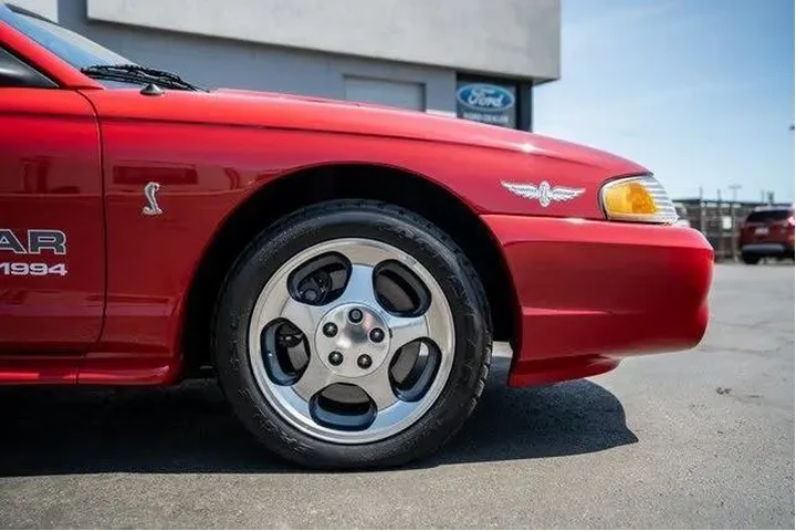 $32500 : Ford Mustang SVT Cobra 1994 image 10