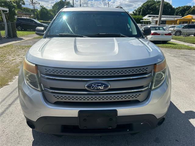 $6300 : 2013 Ford Explorer image 10