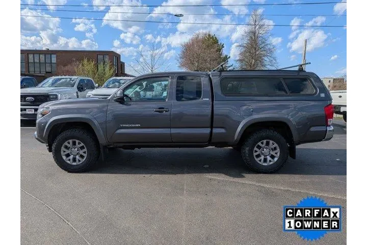 $29110 : Toyota Tacoma 2016 4x4 SR5 V image 6