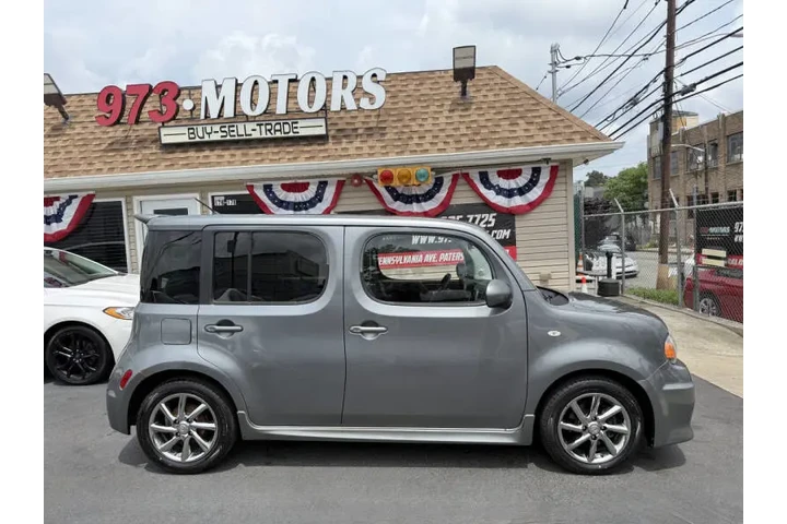 $3799 : 2009 cube Krom image 3