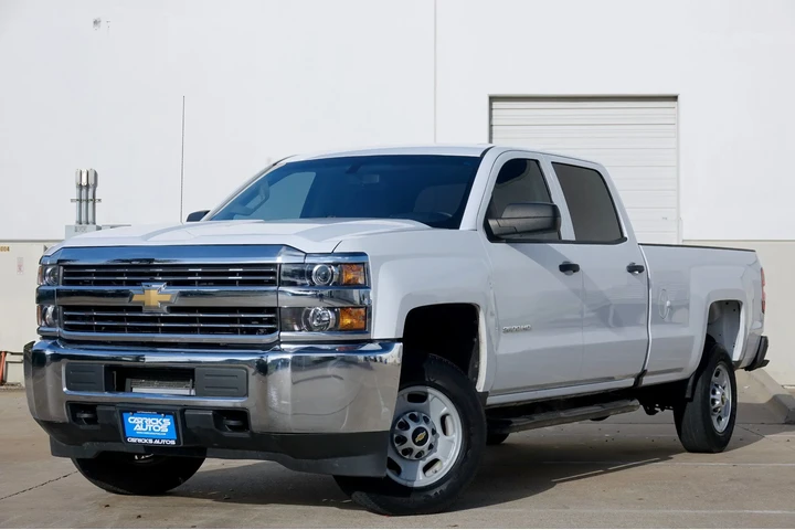 $11990 : 2018 Silverado 2500HD WT image 2