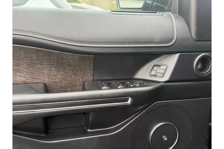 $21963 : Ford Expedition 2019 4x4 Lim image 9