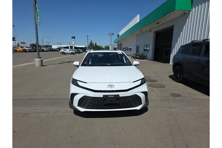 $35900 : Toyota Camry 2026 SE 4dr Sed image 2