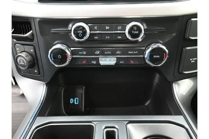 $39662 : Ford F-150 2022 4x4 XLT 4dr image 9