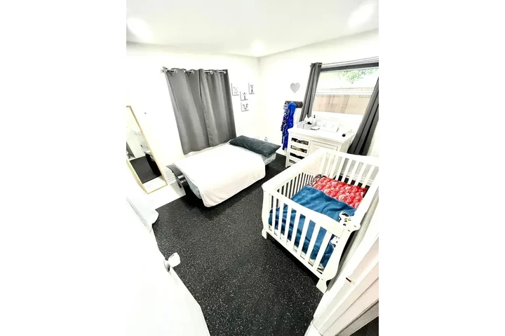 $1500 : Santa Ana - Beautiful 3 bd image 8
