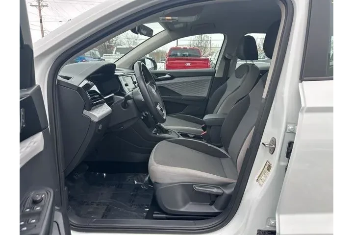 $16995 : Volkswagen Taos 2024 S 4dr S image 2