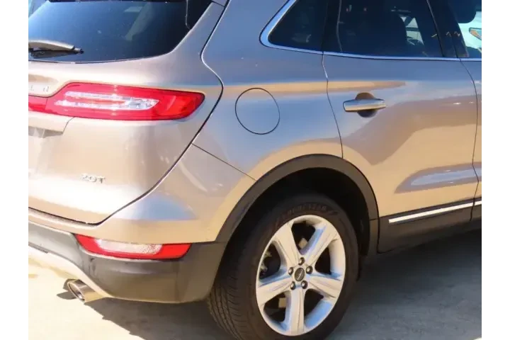 $17911 : Lincoln MKC 2018 Premiere 4d image 9