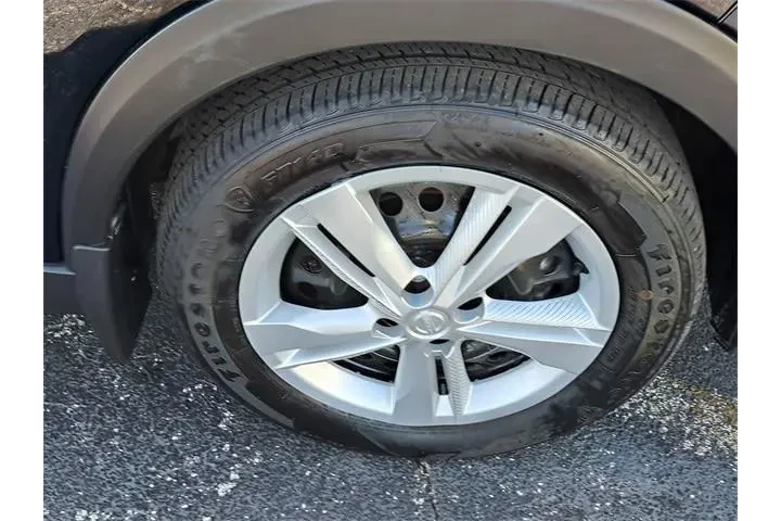 $16990 : Nissan Kicks 2024 S 4dr Cros image 8