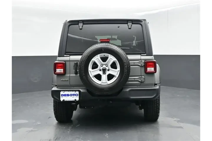 $29742 : Jeep Wrangler Unlimited 2021 image 7