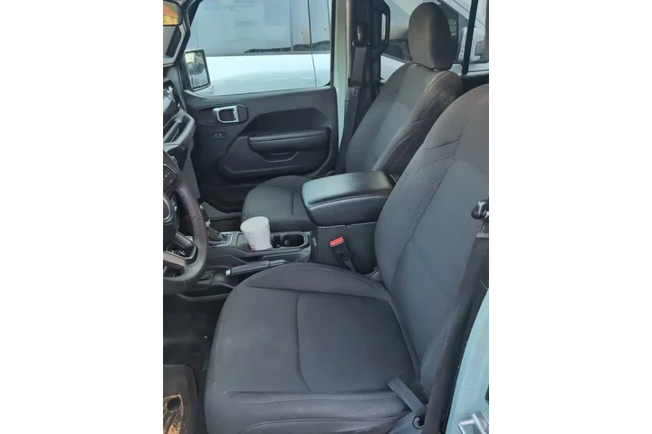 $28000 : Jeep Wrangler 2023 4x4 Sport image 7