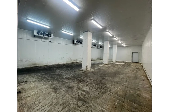 $1 : SE RENTA BODEGA CON COOLER image 9