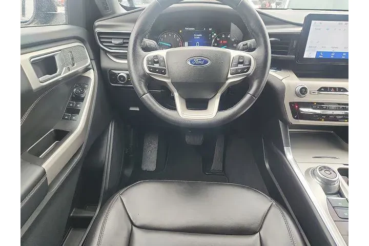 $34895 : Ford Explorer 2023 AWD XLT 4 image 9