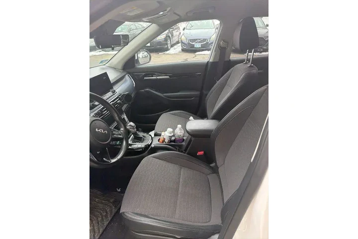 $20495 : Kia Seltos 2022 AWD Nightfal image 5