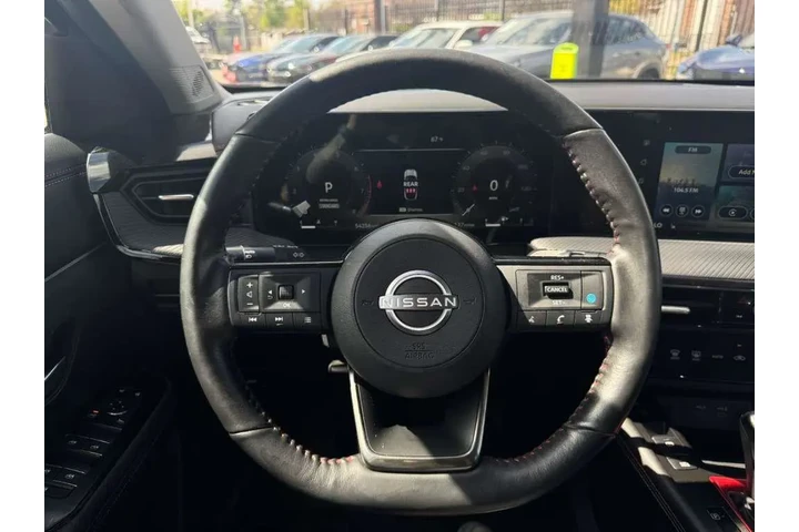 2025 Kicks SR image 10