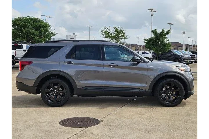 $35400 : Ford Explorer 2023 AWD ST-Li image 2
