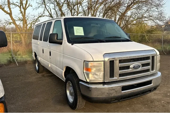 $27698 : Ford E-Series 2013 E-350 SD image 2