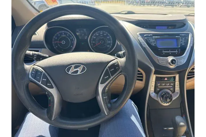 $4991 : Hyundai ELANTRA 2013 GLS 4dr image 9