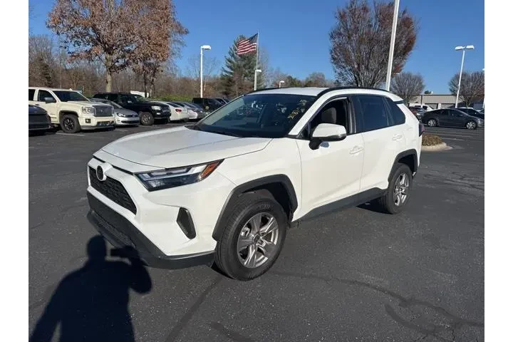$26402 : Toyota RAV4 2024 XLE 4dr SUV image 7