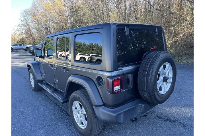 $31279 : Jeep Wrangler Unlimited 2022 image 5