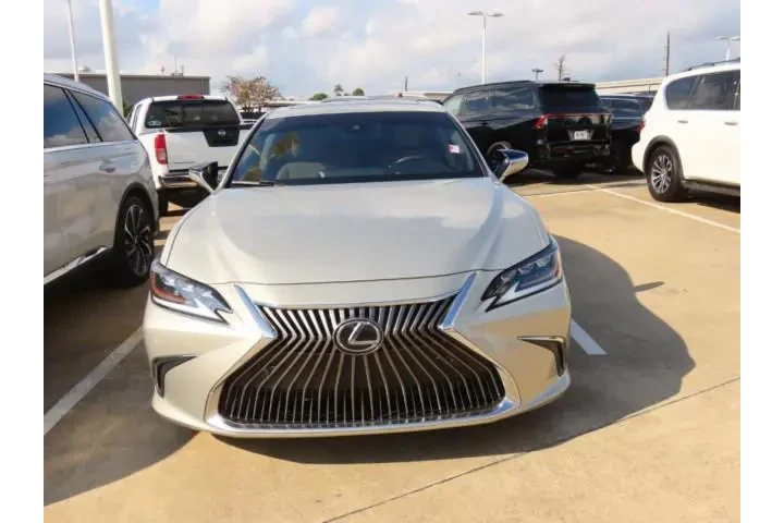$26911 : Lexus ES 350 2019 F SPORT 4d image 4