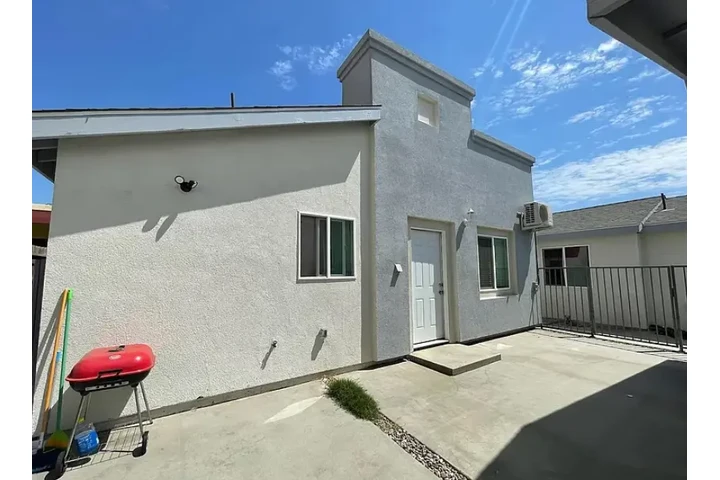 $2689 : spacious, open living home image 1