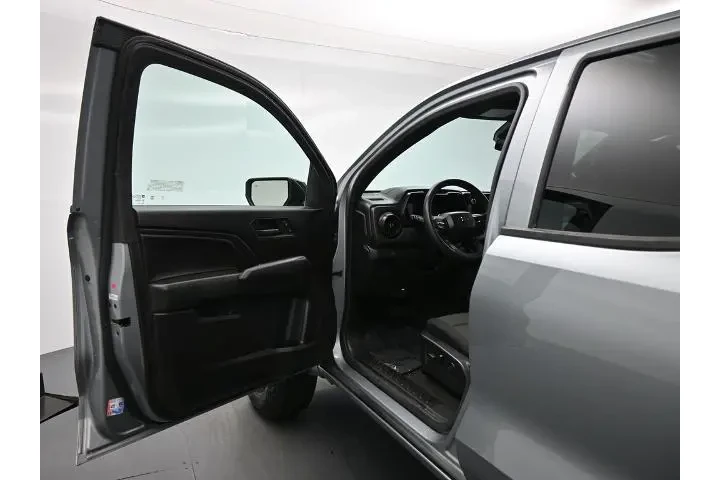$37625 : Chevrolet Colorado 2023 4x4 image 9