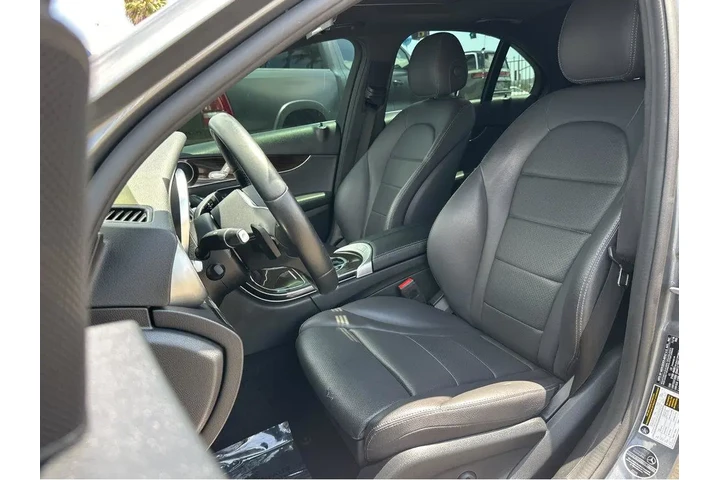 $19777 : 2019 C 300 Sedan image 9