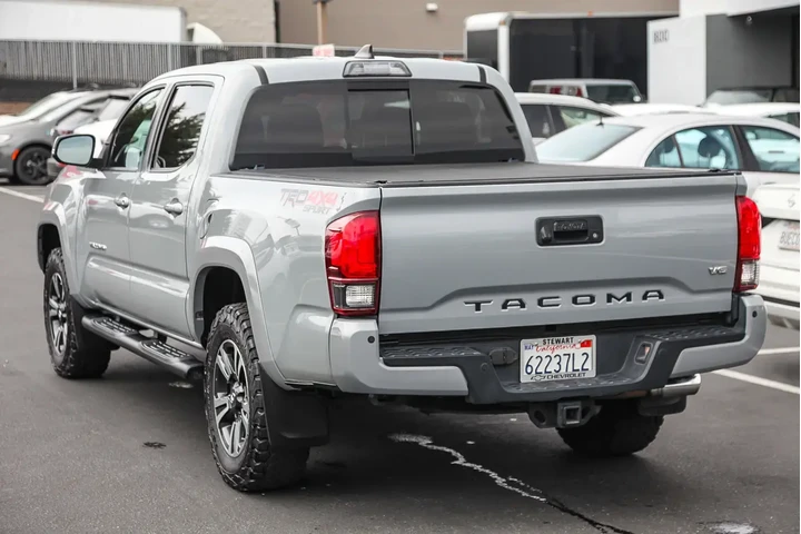 $32000 : Toyota Tacoma 2018 4x4 TRD P image 6