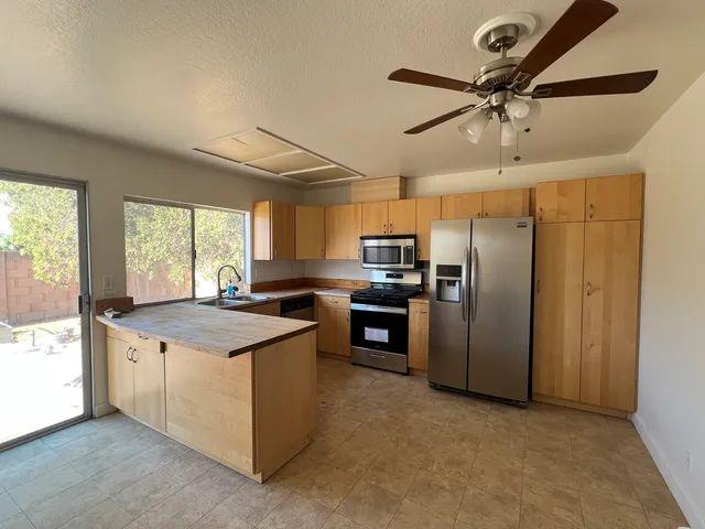 $1400 : Anaheim Home Available image 8