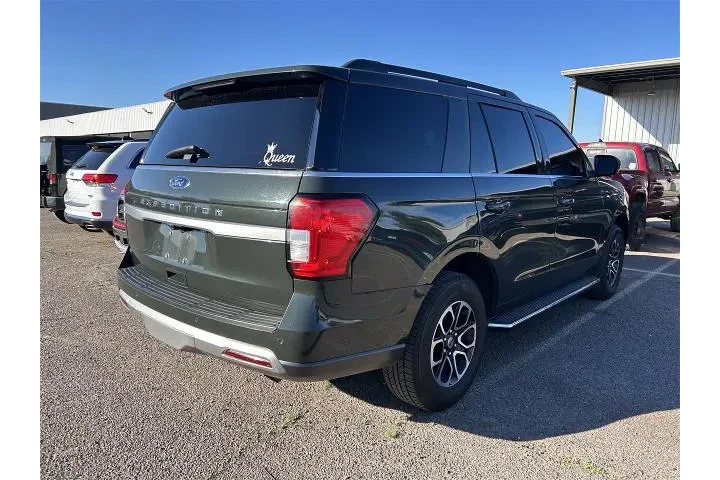 $35995 : Ford Expedition 2022 4x4 XLT image 3