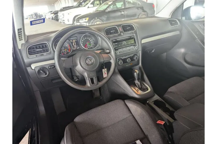 $8490 : 2014 Golf 2.5L PZEV image 9