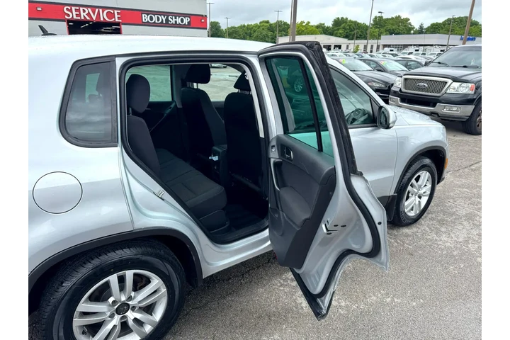 $7980 : 2013 Tiguan 4WD 4dr Auto S w/ image 10