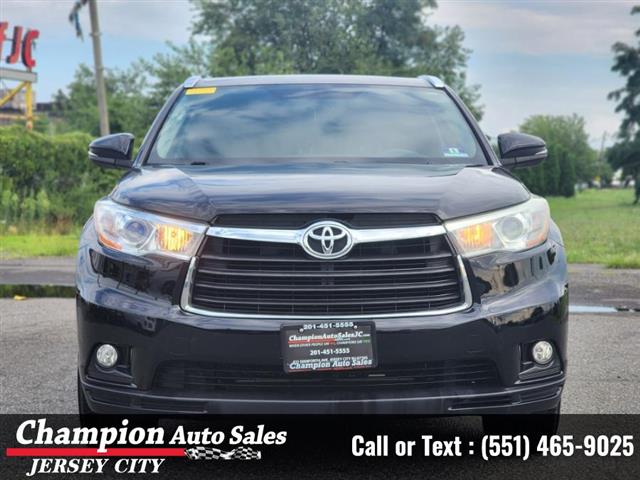 Used 2016 Highlander AWD 4dr image 5