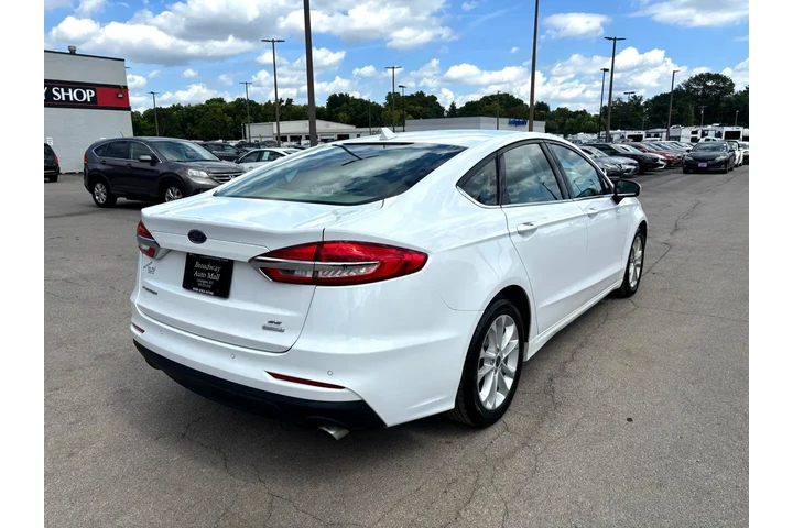 $9980 : 2019 Fusion SE FWD image 2