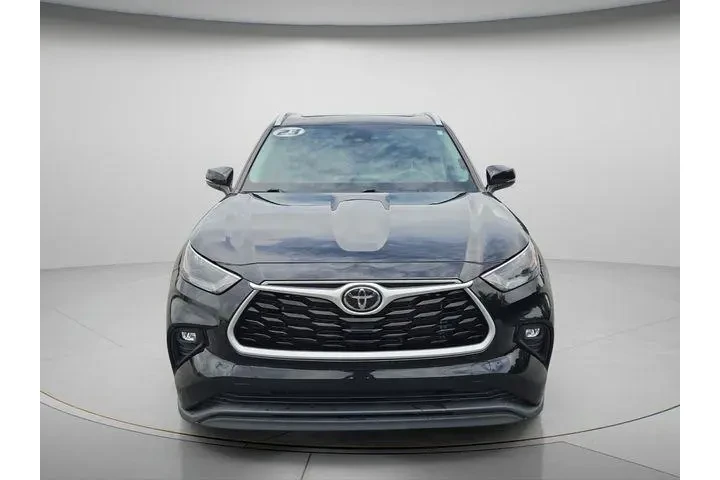 $37591 : Toyota Highlander 2023 XLE 4 image 5