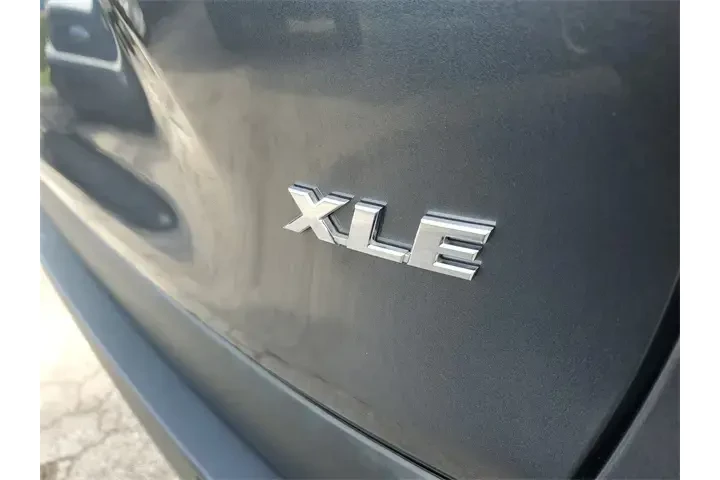$26990 : Toyota RAV4 2023 XLE Premium image 5