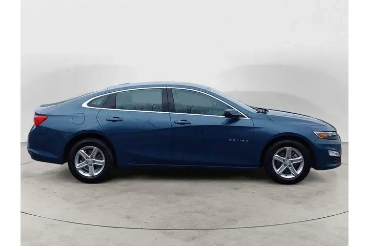 $21588 : Chevrolet Malibu 2024 LT 4dr image 6
