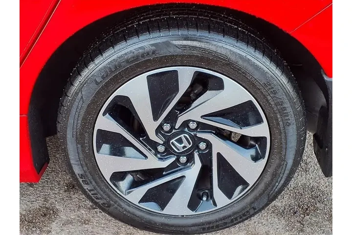 $17969 : Honda Civic 2017 LX 4dr Hatc image 9