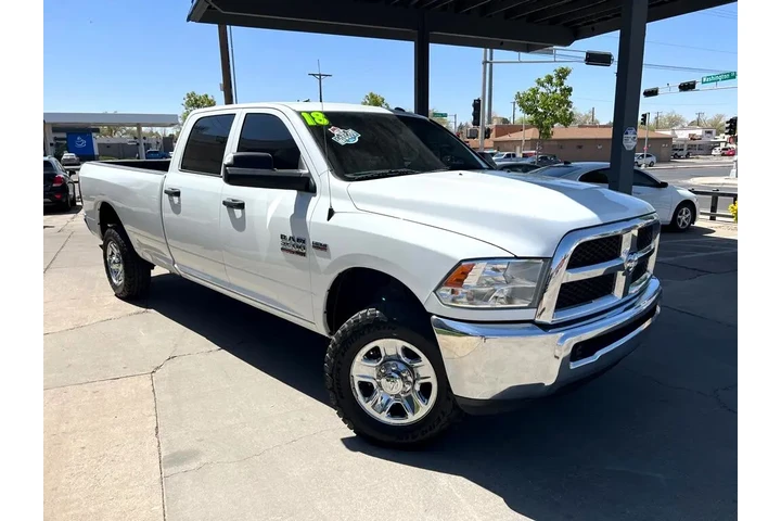 2018 RAM 2500 Tradesman Crew image 3