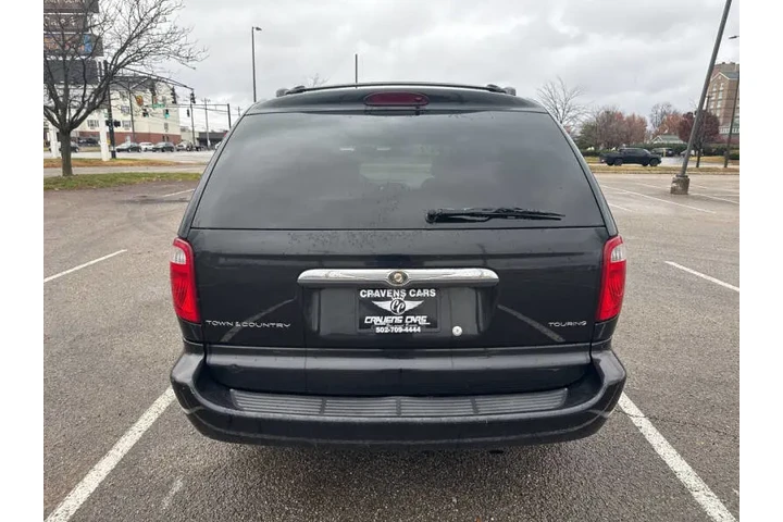 $4700 : 2004 Town and Country Touring image 5