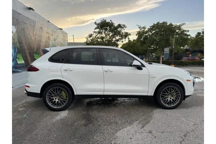 $21469 : 2017 Cayenne S E-Hybrid Plati image 7