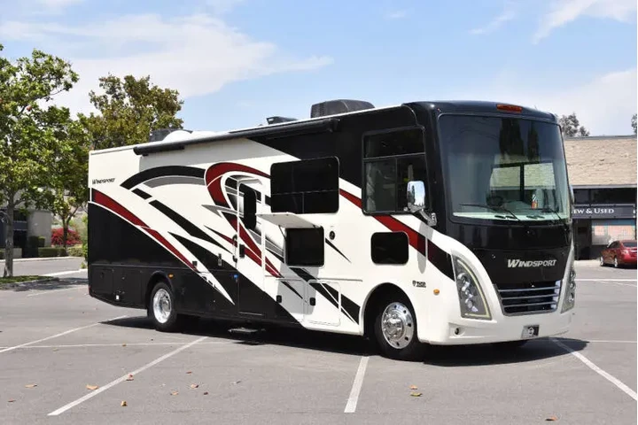 $112500 : 2023 Thor Motor Coach Windspo image 6