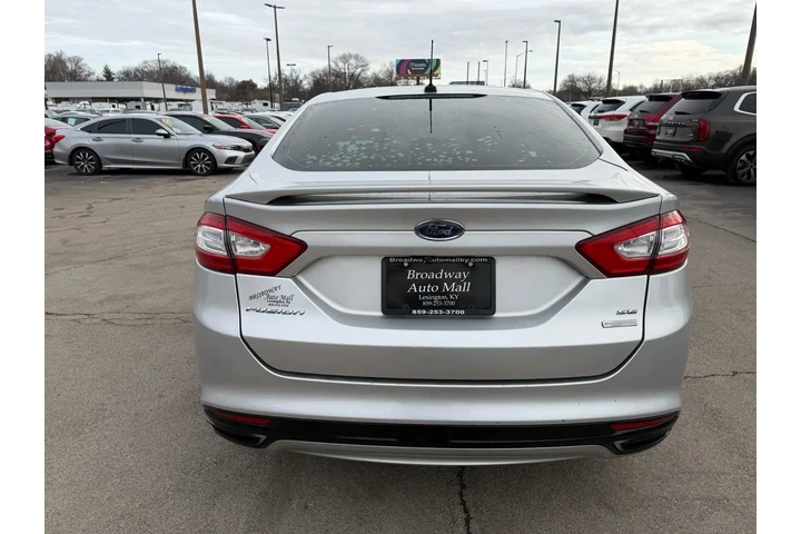 $6980 : 2016 Fusion SE image 3