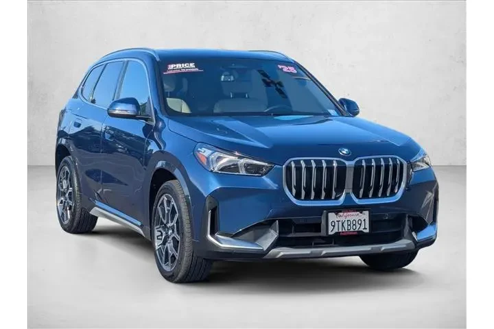 $38777 : BMW X1 2025 AWD xDrive28i 4d image 3
