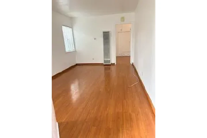 $2065 : RENTO APT en 📍Montebello image 3