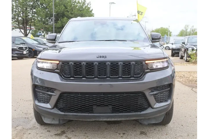 $29277 : Jeep Grand Cherokee 2024 4x4 image 3