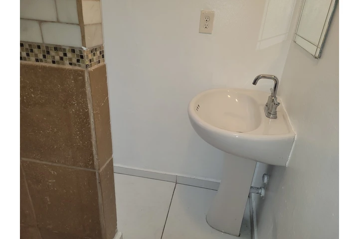 $1 : Cuarto image 1