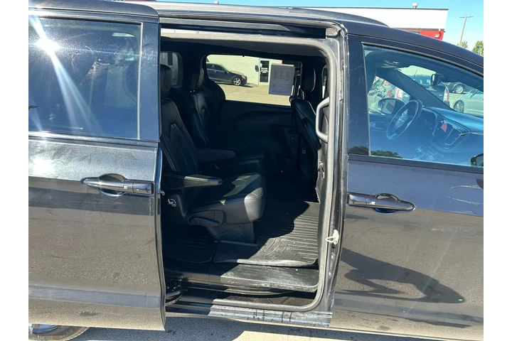 $7980 : 2018 Pacifica Touring L Plus image 10