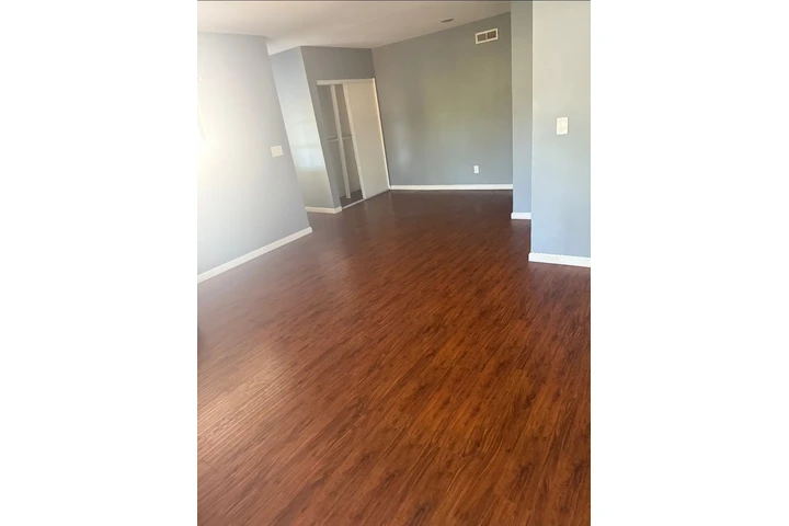 $850 : Rento cuarto en Downey image 1